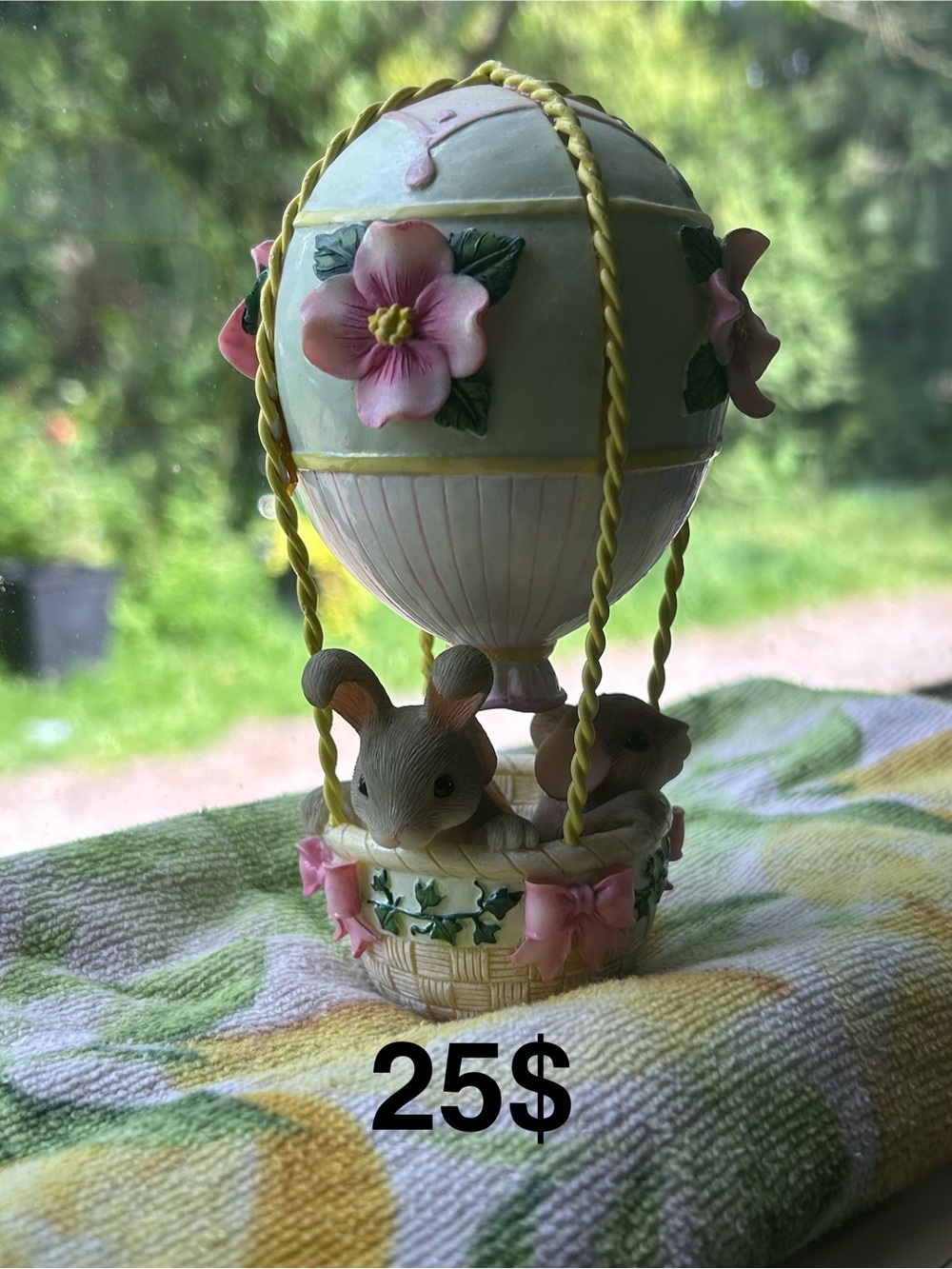 Charming tales Cute Pastel Bunny Hot Air Balloon Figurine - Pink & Cream